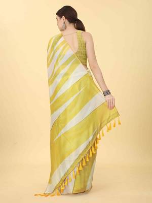 Yellow printed cotton blend ethnic saree with blouse piece 3