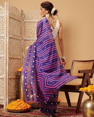Navy blue printed cotton blend ethnic saree with blouse piece 2