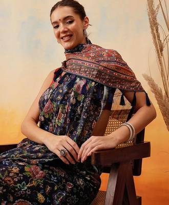 Navy blue printed cotton blend ethnic saree with blouse piece 4