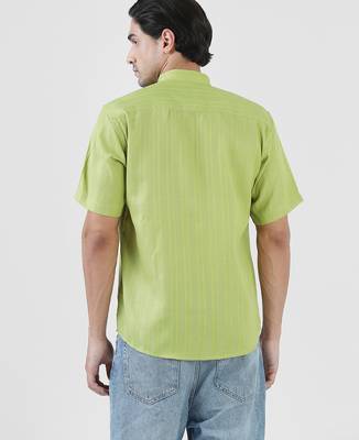 Green linen mandarin collar shirt for men 2