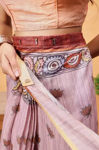 Rust printed cotton blend ethnic saree with blouse piece