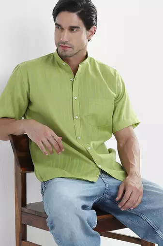 Green linen mandarin collar shirt for men