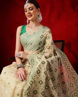 Cream woven cotton blend traditional saree with blouse piece 4