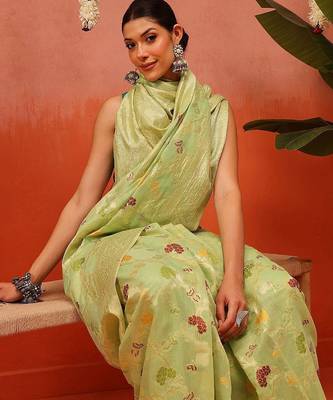 Green woven cotton blend traditional saree with blouse piece 1