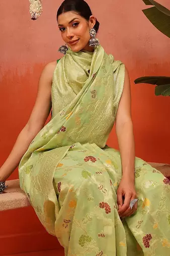 Green woven cotton blend traditional saree with blouse piece