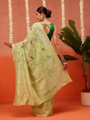 Green woven cotton blend traditional saree with blouse piece 3