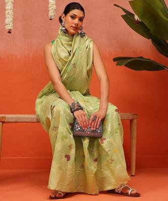 Green woven cotton blend traditional saree with blouse piece 4