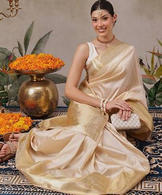 beige silk blend kasavu saree with zari work 4