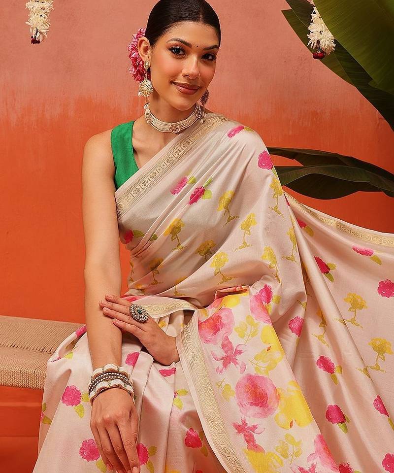 Cream printed silk blend ethnic saree with blouse piece