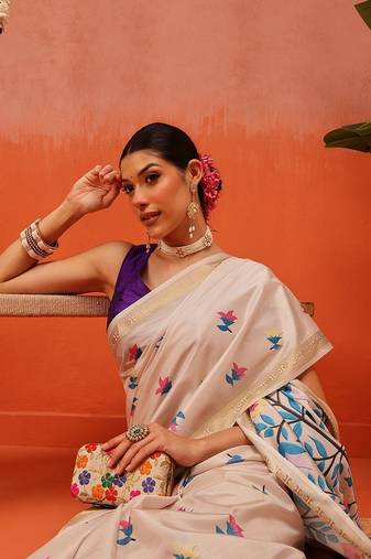 Cream printed silk blend ethnic saree with blouse piece