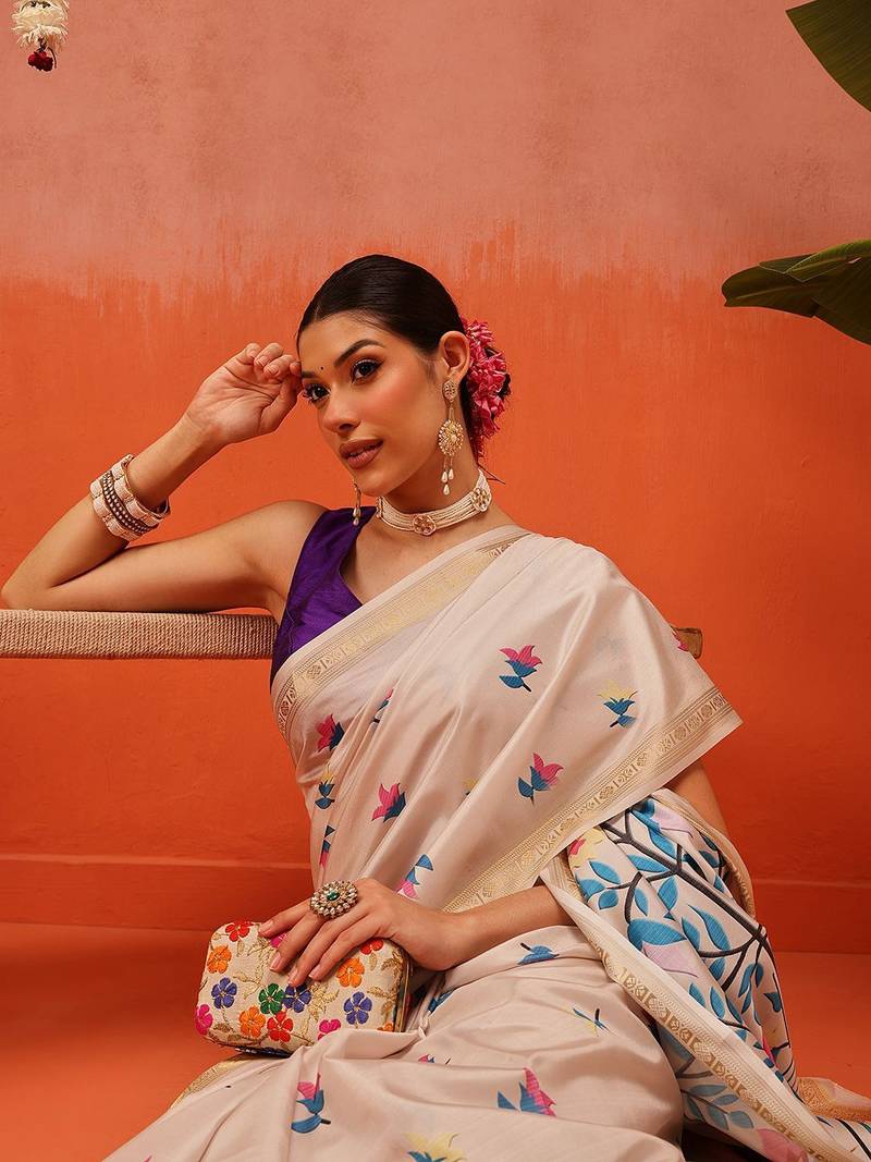 Cream printed silk blend ethnic saree with blouse piece