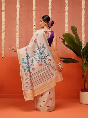 Cream printed silk blend ethnic saree with blouse piece 3