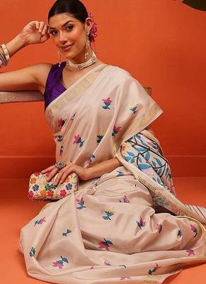 Cream printed silk blend ethnic saree with blouse piece 4