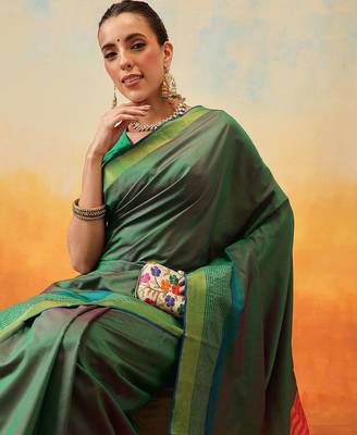 Green plain art silk traditional saree with blouse piece 4
