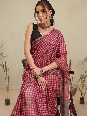 Maroon printed polycotton casual wear saree with blouse piece 2