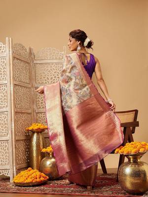 Lavender printed silk blend ethnic saree with blouse piece 3