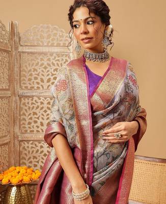 Lavender printed silk blend ethnic saree with blouse piece 4