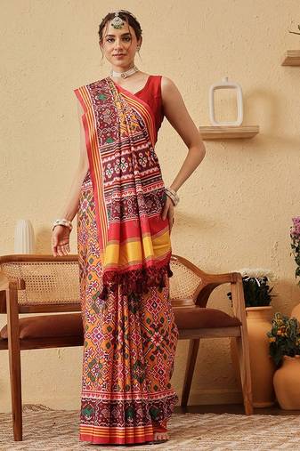 Yellow printed silk blend ethnic saree with blouse piece