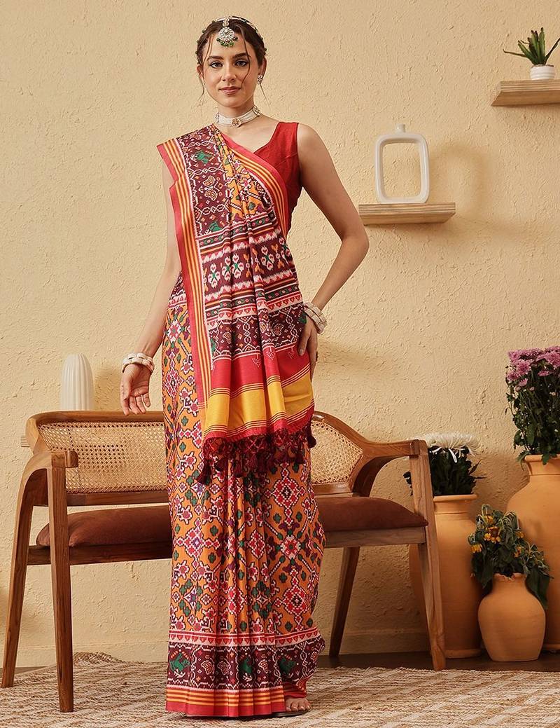 Yellow printed silk blend ethnic saree with blouse piece