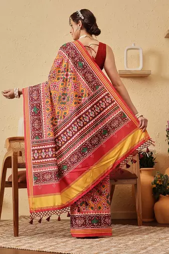 Yellow printed silk blend ethnic saree with blouse piece