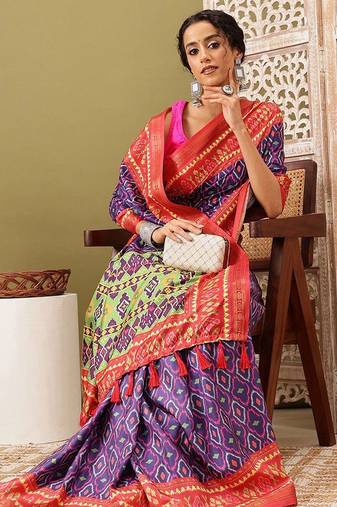 Blue printed silk blend ethnic saree with blouse piece