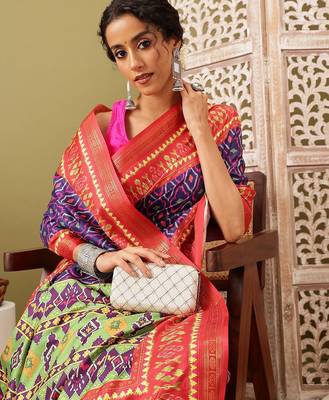 Blue printed silk blend ethnic saree with blouse piece 4