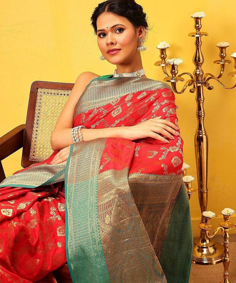 Red woven silk blend ethnic saree with blouse piece