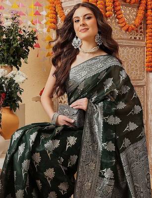 Green woven cotton blend traditional saree with blouse piece 2