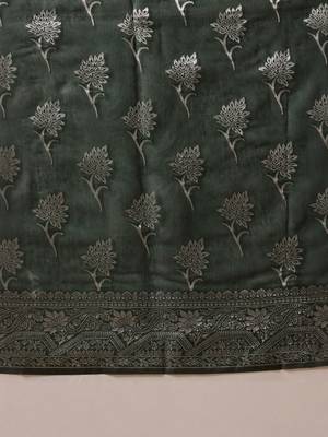 Green woven cotton blend traditional saree with blouse piece 5