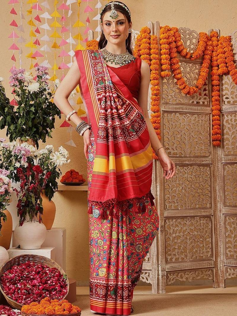 Red printed silk cotton ethnic saree with blouse piece