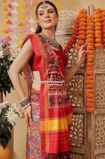 Red printed silk cotton ethnic saree with blouse piece