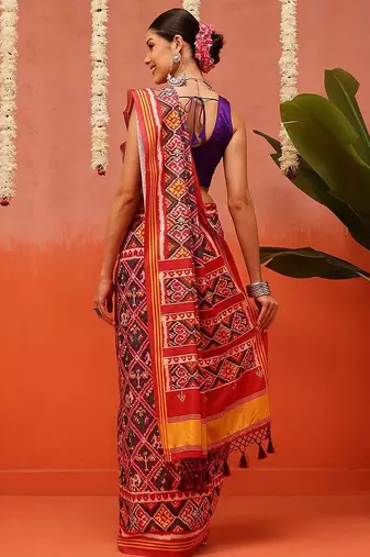 Red printed silk blend ethnic saree with blouse piece