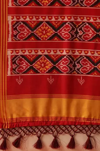 Red printed silk blend ethnic saree with blouse piece
