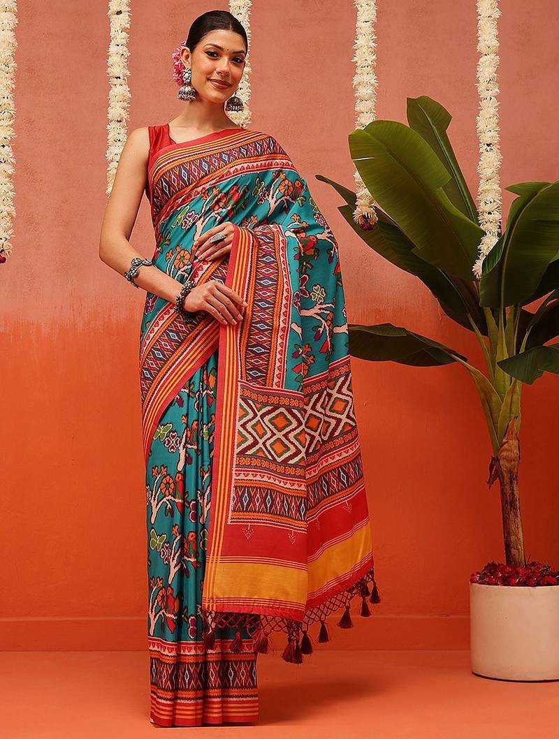 Blue printed silk blend ethnic saree with blouse piece