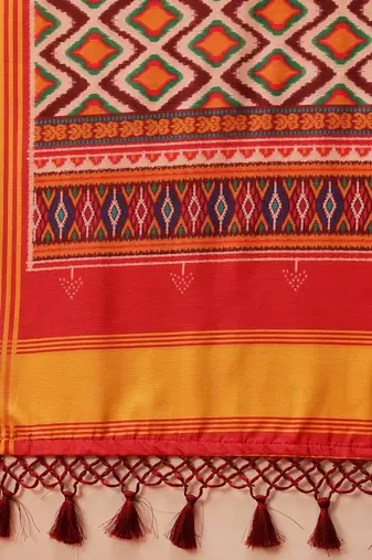 Blue printed silk blend ethnic saree with blouse piece