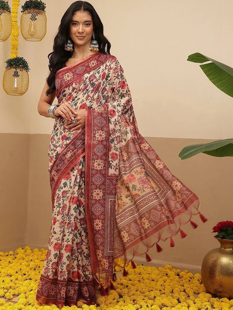 Cream printed cotton blend ethnic saree with blouse piece