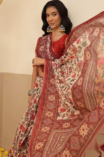 Cream printed cotton blend ethnic saree with blouse piece