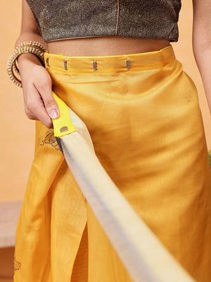 Yellow printed cotton blend ethnic saree with blouse piece 5