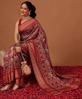 Red woven art silk traditional saree with blouse piece 3