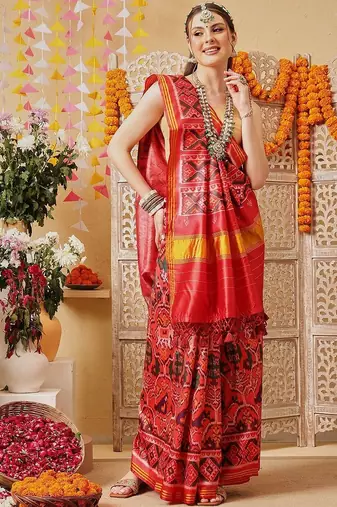 Red printed silk cotton ethnic saree with blouse piece