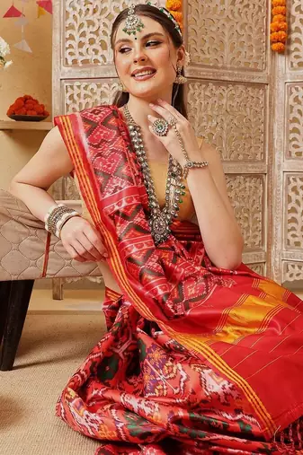 Red printed silk cotton ethnic saree with blouse piece
