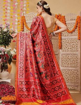 Red printed silk cotton ethnic saree with blouse piece 3