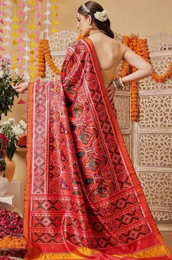 Red printed silk cotton ethnic saree with blouse piece