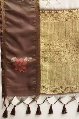 Off white printed silk blend ethnic saree with blouse piece