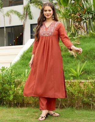 Orange rayon silk sequin embroidered v neck kurta set with chanderi dupatta 3