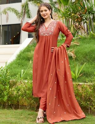 Orange rayon silk sequin embroidered v neck kurta set with chanderi dupatta 4
