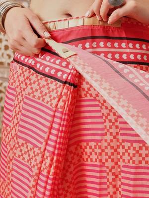 Red printed cotton blend ethnic saree with blouse piece 5