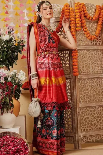 Red printed silk cotton traditional saree with blouse piece