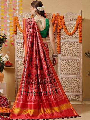 Red printed silk cotton traditional saree with blouse piece 4
