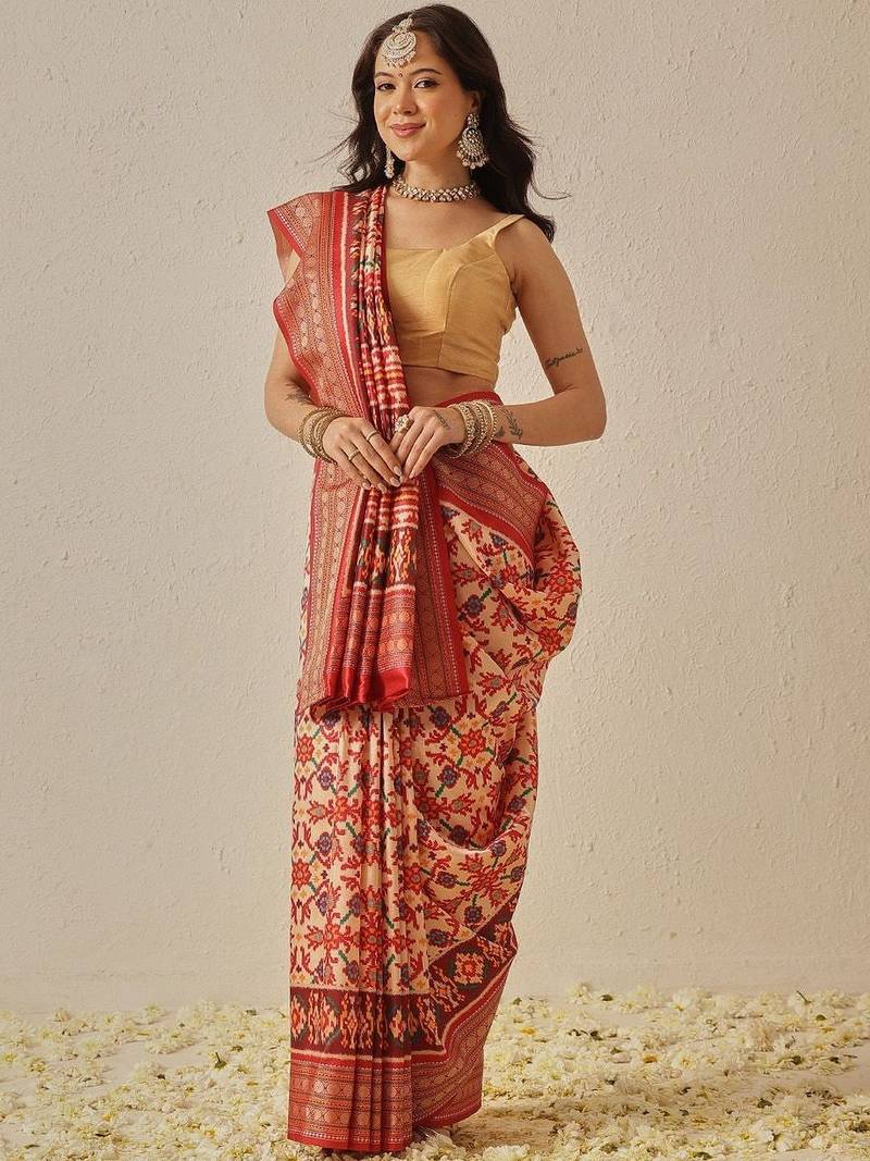 Cream woven art silk traditional saree with blouse piece
